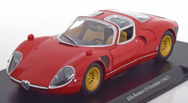 Модель 1:24 Alfa Romeo 33 Stradale - red